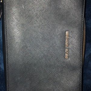 Michael kors cross body bag